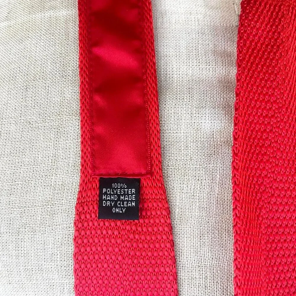 Men's Red Striped Crochet Tie by Rade mod